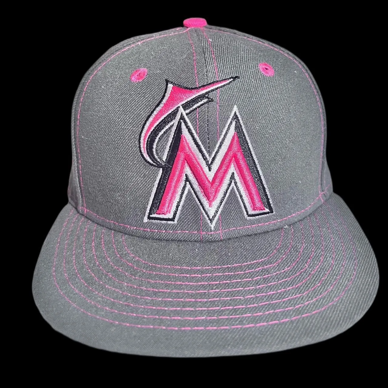 Miami Marlins Grey and Pink MLB Cap, photo 1 of 5