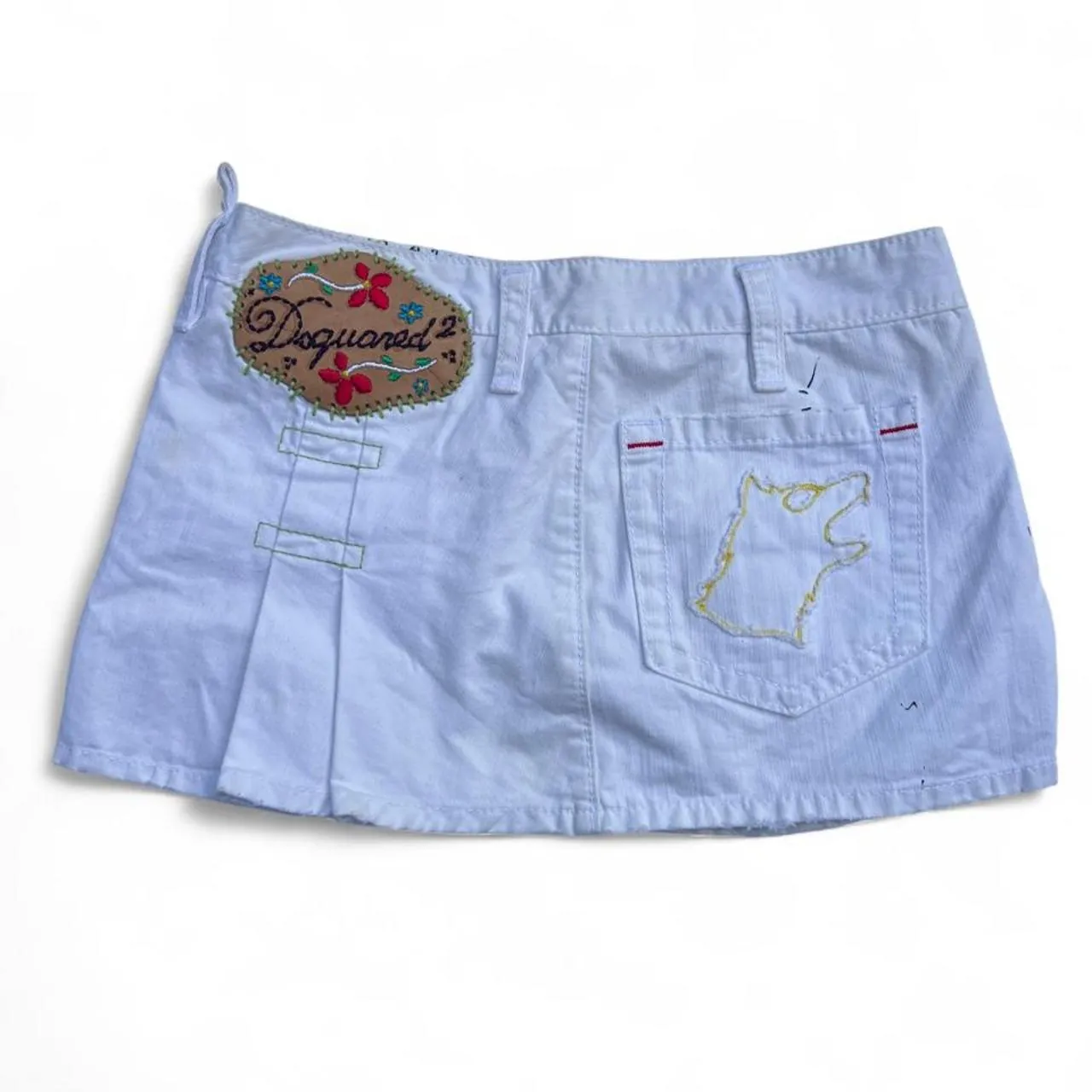 Rare Vintage Dsquared2 Runway White Mini Skirt with Embroidered Patch, photo 1 of 5