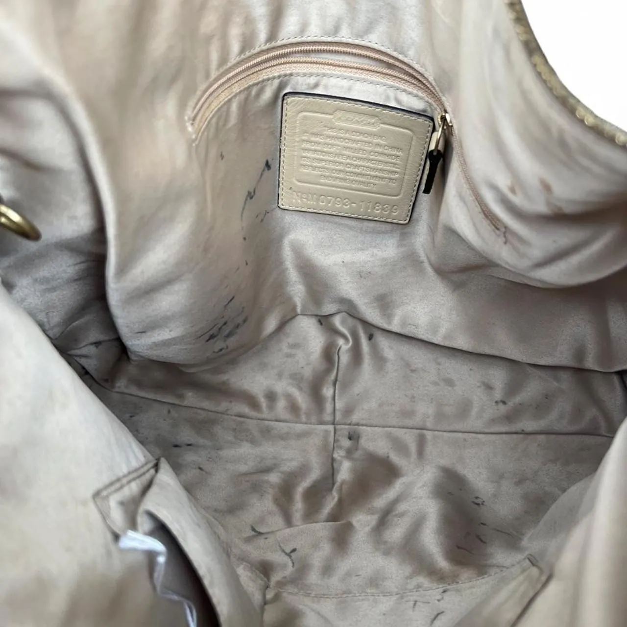 Vintage Coach Cream Leather Hobo Bag with Buckle Charm and Gold Hardware, photo 5 of 6